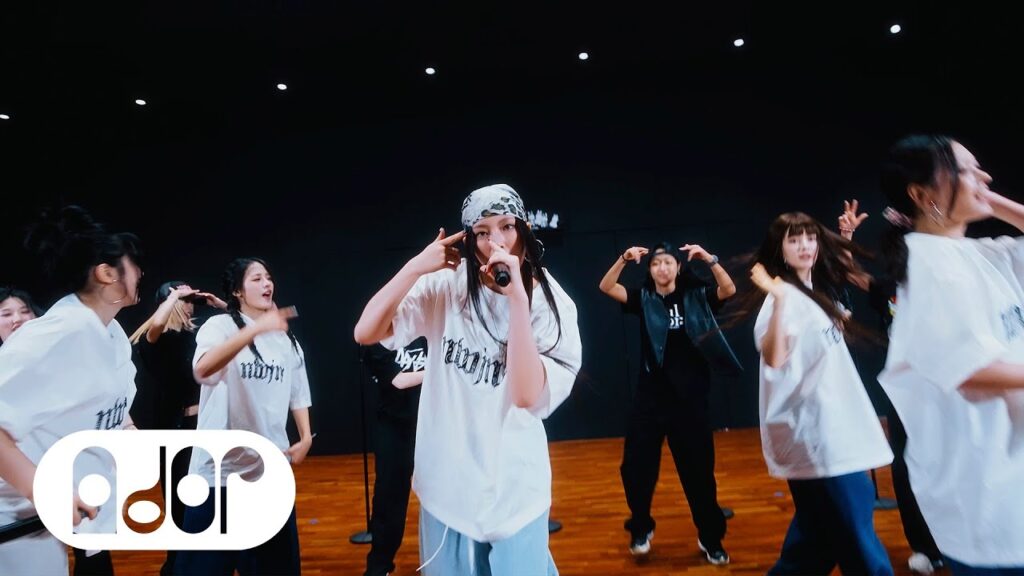 Newjeans (뉴진스) 'supernatural' Dance Practice (handheld Ver.)