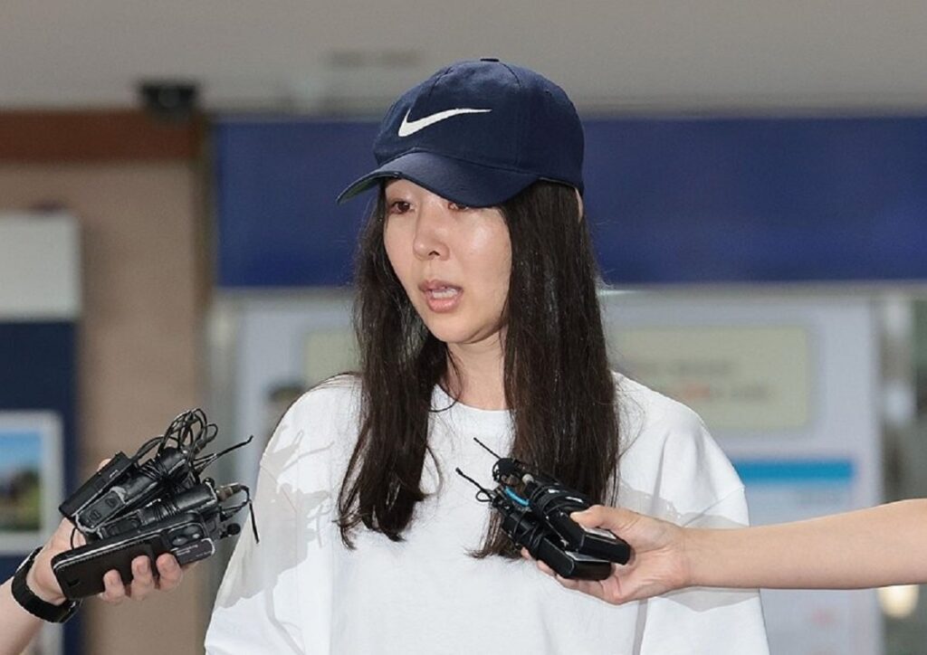 Netizens talk about how min hee jin is involved in