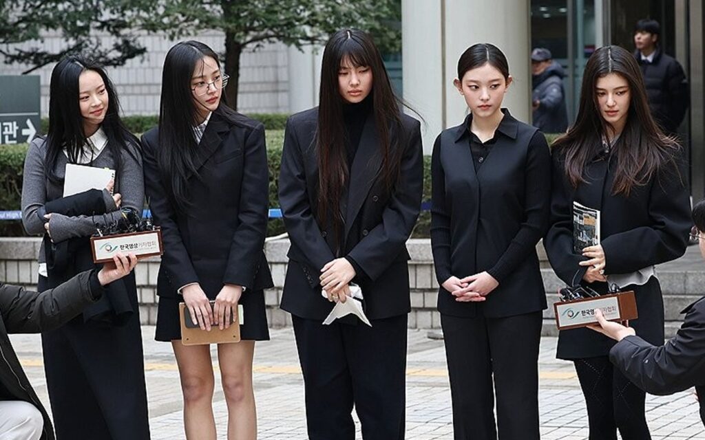 “Apologize to ILLIT” K-netizens react to NewJeans losing lawsuit against ADOR "apologize to illit" k netizens react to newjeans losing lawsuit against